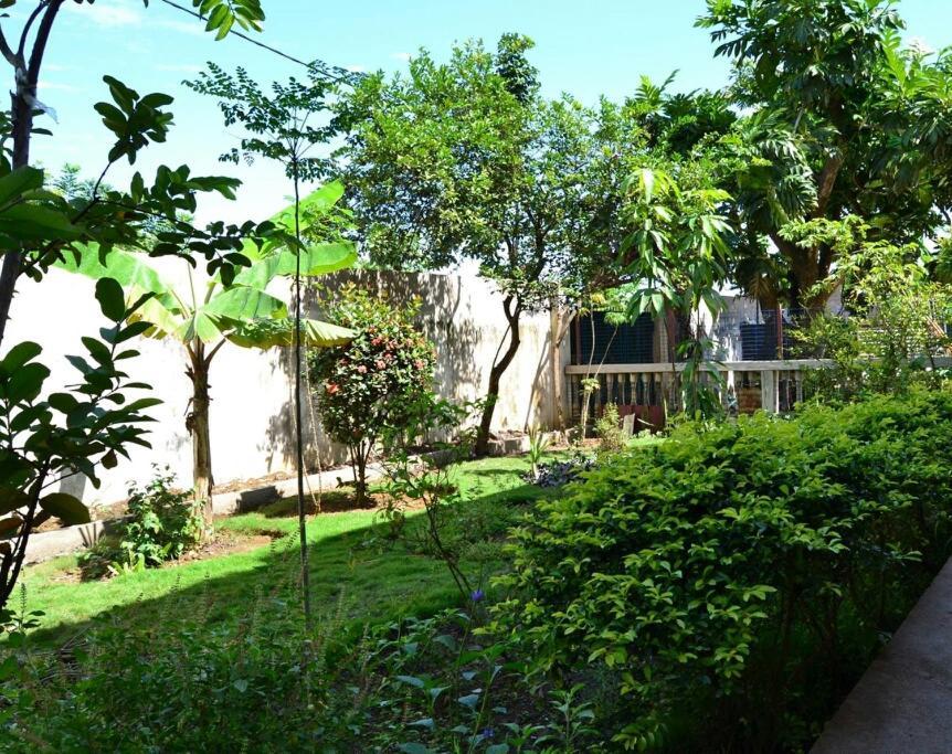 Santos'S House Hotel Sao Tome Exterior photo